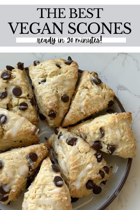 vegan chocolate chip scones Dairy Free Scones, Scones Vegan, Vegan Breakfast Recipes Easy, Chocolate Chip Scones, Woman Eyes, Vegan Scones, Scones Recipe Easy, Vegan Baking Recipes, Scones Ingredients