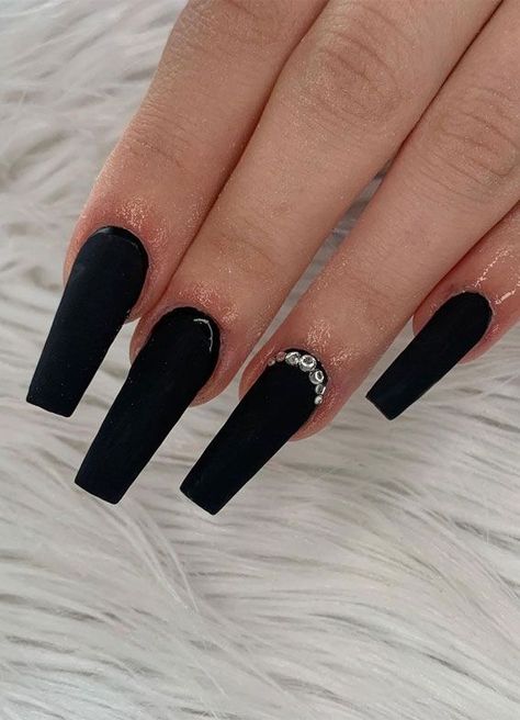 Creative Black Nails, Nails With Black Details, Nail Ideas Black, Blue Gold Nails, Nails Navy, Pink Stiletto Nails, Ateez Concert, Black Coffin Nails, Fire Icons