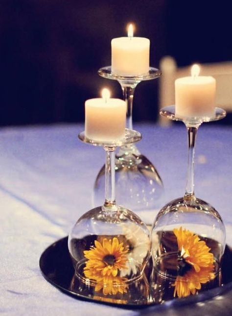 blog centerpiece wine glass 12 Wedding Centerpiece Ideas from Pinterest Couples Table Wedding Decoration, Light Wedding Centerpieces, Rectangle Table Centerpieces Wedding, Hood Wedding, Wedding Miscellaneous, Wedding Glamour, Wedding Rental, Tafel Decor, Wine Dinner