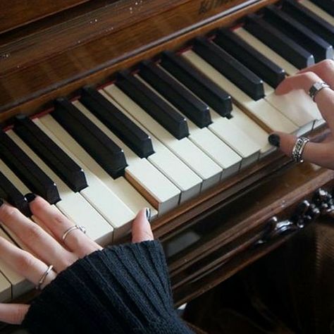 Astoria Greengrass, Terrence Loves You, Playing The Piano, Golden Trio, Ciel Phantomhive, Dark Academia Aesthetic, Harry Potter Series, Music Aesthetic, Academia Aesthetic