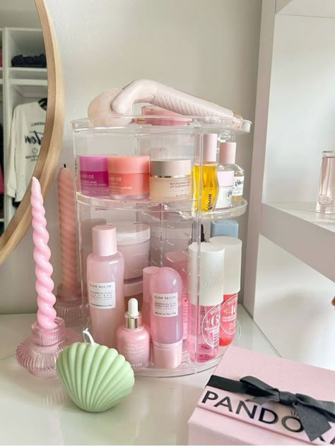 Rotating Makeup Organizer, Vanity Inspo, Organize Bathroom Countertop, Pinterest Room Decor, Preppy Room Decor, Girly Room, Preppy Room, روتين العناية بالبشرة, Room Deco