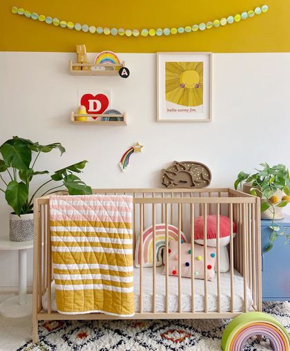 Nursery Ideas Bright, 70s Nursery, Nursery Bright, Gender Neutral Nursery Colors, Colorful Baby Nursery, Yellow Baby Room, Colorful Nursery Decor, Eclectic Nursery, Bright Nursery