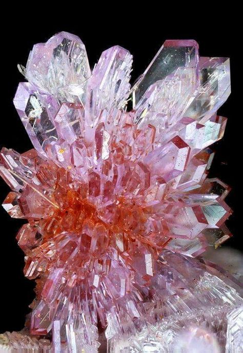 Crystal Aesthetic, Rock Minerals, Pretty Rocks, Rocks Crystals, Beautiful Rocks, Crystal Magic, Gemstones Crystals, Gems Crystals, Mineral Stone