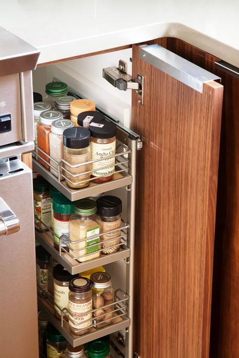 15 Pullout Kitchen Storage Ideas that Maximize Every Inch Pantry Storage Solutions, Kitchen Organization Cabinet, Kitchens Storage, Jewerly Holders, Kitchen Reno Ideas, Small Kitchen Organization, Small Kitchen Storage, Kitchen Organization Ideas, Kitchen Storage Ideas