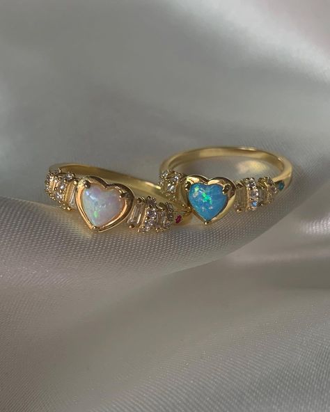 Cute Promise Rings, Ring Party Jewelry, Blue Opal Ring, Cute Engagement Rings, Indie Jewelry, Knuckle Ring, Cute Rings, Hand Jewelry, Dream Jewelry