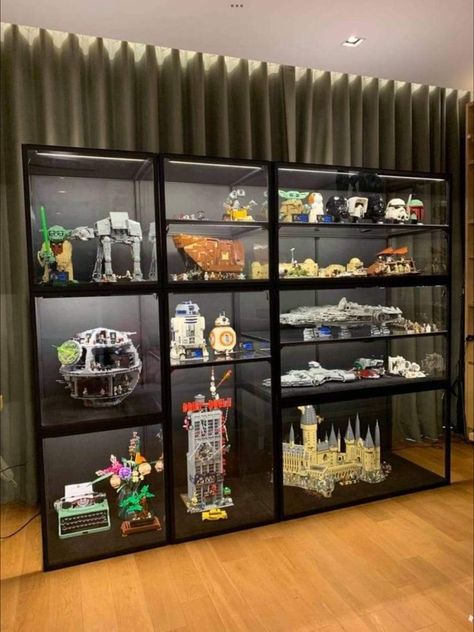 Starwars Lego Display Ideas, Kids Lego Storage Display, Starwars Lego Sets, Lego Home Display, Lego Collection Display Room, Lego Stand Display, Lego Display Bedroom Ideas, Lego Collection Room, Lego Stand Ideas