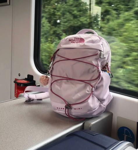 Borealis Backpack Aesthetic, Travel Backpack Aesthetic, Aesthetic Backpacks For School, Bookbag Aesthetic, Aesthetic Bookbag, Mochila Aesthetic, Backpacks Aesthetic, Backpack Aesthetic, The North Face Borealis