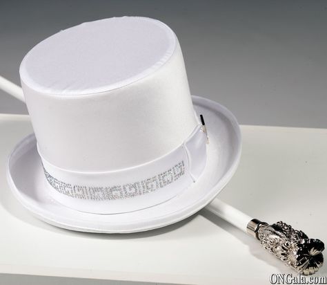 Unconventional set for royal weddings: satin white top hat with crystals and white cane. info@ottavionuccio.com Top Hat Aesthetic, Hazbin Aesthetic, Nonbinary Wedding, White Top Hat, White Cane, Black And White Suit, Funky Hats, Hat Aesthetic, White Victorian