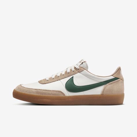 Inspired by the original low-profile tennis shoe, the Nike Killshot 2 updates the upper with premium textured leather and suede accents to create a fresh take on an old-school look. And it wouldn't be a "tennis" shoe without the gum rubber sole's reliable traction. From soft suedes to smooth leathers with the perfect sheen, it's classic courtside attitude with a modern touch. Retro Sneakers Mens, Men’s Casual Shoes, Men’s Sneakers, Old School Sneakers, Nike Shoes Men, Black Men Beards, Mens Summer Shoes, Mens Tennis Shoes, Big Men Fashion