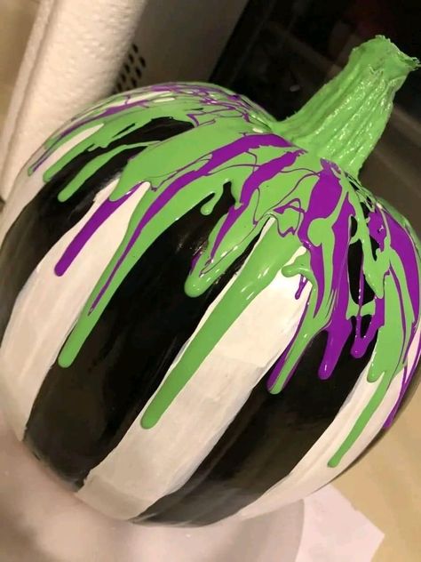 Beetle Juice Painted Pumpkins, Halloween Pumkin Decoration Ideas, Painted Pumpkins Beetlejuice, Beetle Juice Painted Pumpkin, Beetlejuice Pumpkin Carving Ideas, Beetlejuice Pumpkin Ideas, Pumpkin Painting Ideas Beetlejuice, Beetlejuice Painted Pumpkin, Tim Burton Pumpkin Painting