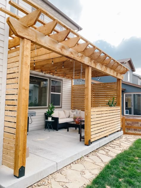 Pretty Backyard, Building A Pergola, Privacy Walls, Perfect Backyard, Backyard Pergola, Backyard Spaces, Its Hard, Casa Exterior, Pergola Plans