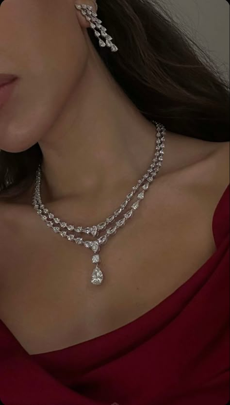 Expensive Necklaces, Fancy Jewelry Necklace, Fancy Jewellery Designs, Expensive Jewelry Luxury, Luxe Jewelry, Magical Jewelry, Classy Jewelry, Fancy Jewellery, Elegant Necklace