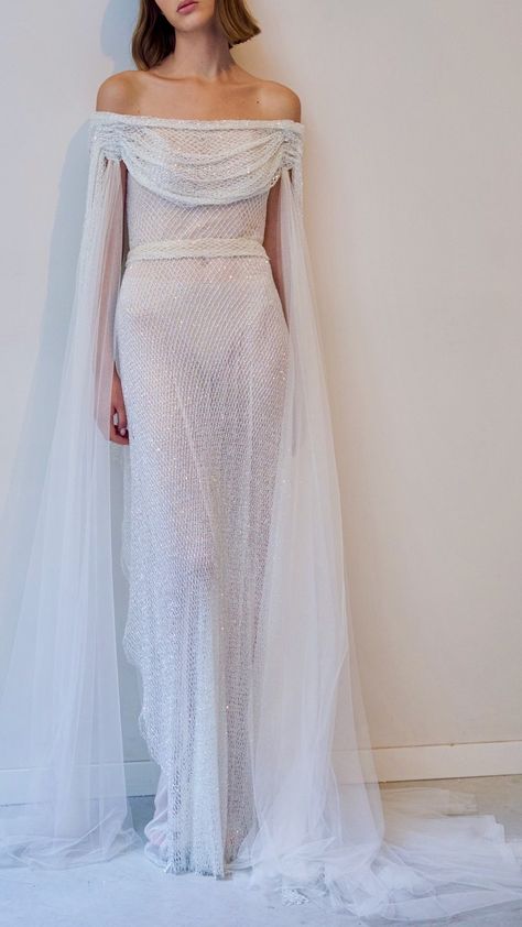 Chana Marelus, Indie Wedding Dress, Chic Wedding Gown, Hijab Dress Party, Cape Wedding, Wedding Dresses Hippie, Cape Wedding Dress, Wedding Dress Flowy, Cancun Wedding