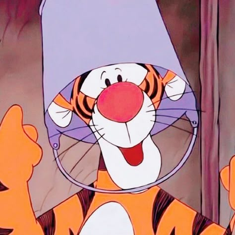 Tigger Aesthetic, Winnie The Pooh Tigger, Tigger Winnie The Pooh, Disney Icons, Winnie The Pooh Pictures, Winnie The Pooh Friends, Pooh Quotes, Pooh Bear, Old Disney