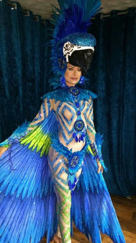 Bird Of Paradise Costume, Rio Costume Women, Alebrije Costume, Rio Carnival Outfit, Costume With Feathers, Rio Costume, Rio Carnival Dancers, Brazil Carnival Costume, Rio Carnival Costumes