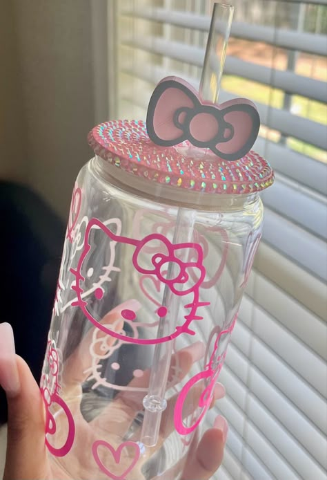 Room Fake Snap, Hello Kitty Cup, Hello Kitty Tumbler, Hello Kitty Room, Hello Kitty Bedroom, Kitty Room, Images Hello Kitty, Hello Kitty Gifts, Hello Kitty Things