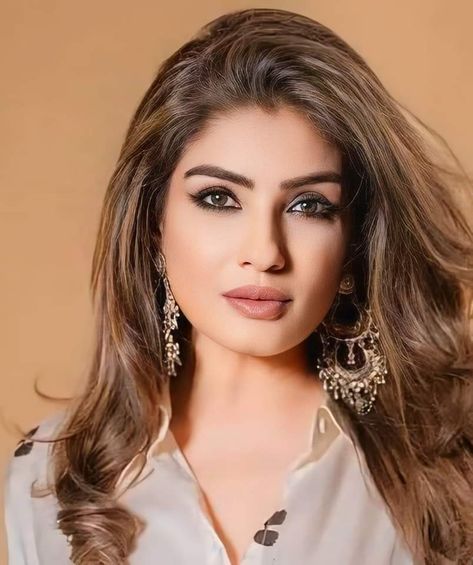 Ravenna Tandon, Raveena Tandon, Rani Mukherjee, Fashion Queen, Celebrity Trends, Latest Pics, Red Carpet Looks, Red Carpet, Pop Culture