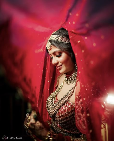 Bride Groom Photoshoot, Indian Bride Photography, Indian Bride Poses, Indian Bride Photography Poses, Indian Wedding Poses, Groom Photoshoot, Indian Wedding Bride, Bride Photos Poses, Indian Wedding Photography Couples