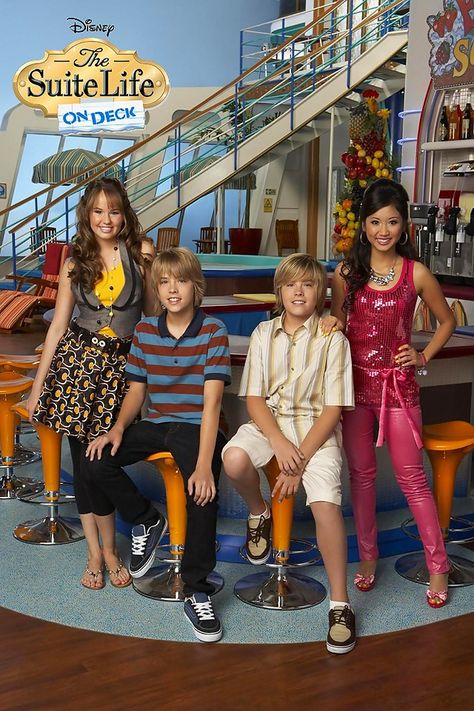 ♥ The Suite Life On Deck ♥ Zac And Cody, Sweet Life On Deck, Suit Life On Deck, Old Disney Shows, The Suite Life On Deck, Suite Life On Deck, Home Disney Movie, Sprouse Twins, Old Disney Channel