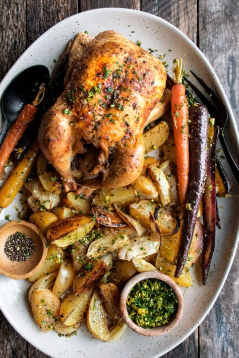 Good Roast, Dinner Sunday, The Original Dish, Roast Chicken Dinner, Roast Chicken Recipe, Roasted Chicken And Potatoes, Good Roasts, Potatoes Carrots, Roast Chicken Recipes