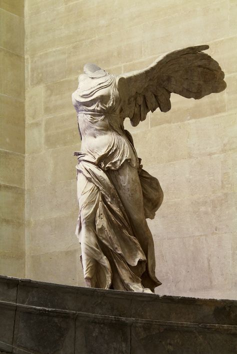 Winged Victory Of Samothrace, Easy Sculpture, Winged Victory, Greek Sculpture, History Painting, Sculpture Ideas, Auguste Rodin, Roman Art, Marble Statues