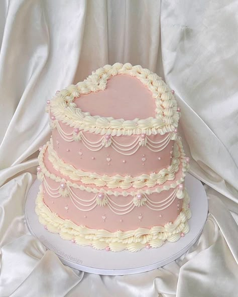 Pink And White 2 Tier Birthday Cake, 18th Birthday Pink Cake, 18th Birthday Cake 3 Tier, Cake Designs Sweet 16, Tropical Cake Flavors, Pink 15th Birthday Cake, Pastel Pink Cake Aesthetic, Sweet 16 Pink Cake, Birthday Cake Ideas 16