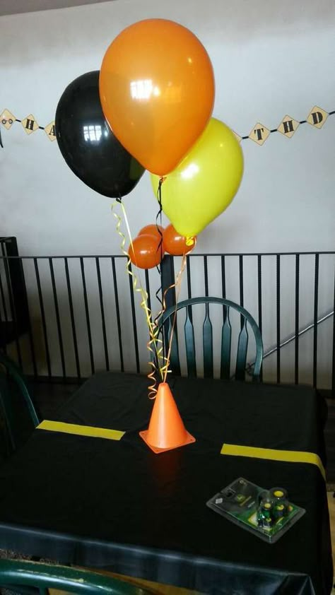 Construction Birthday Party Ideas, Truck Birthday Party Ideas, Digger Birthday, Dump Truck Birthday Party, 4de Verjaardag, Dump Truck Birthday, Construction Theme Birthday Party, Construction Theme Party, Truck Birthday Party