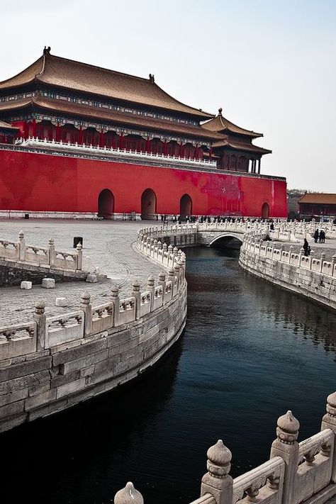 The 22 Most Beautiful Places In The World Forbidden City Beijing, Ancient Chinese Architecture, The Forbidden City, Vacation Itinerary, City Lifestyle, Imperial Palace, Forbidden City, Chinese Architecture, Beijing China