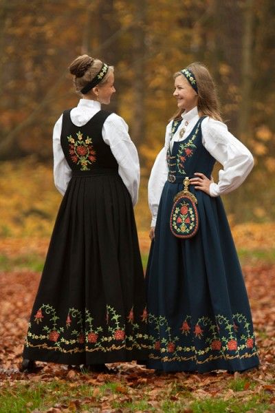 Norwegian Clothing, Costumes Around The World, Folk Dress, Folk Clothing, Mode Boho, National Dress, National Costume, Folk Dresses, Ethnic Dress