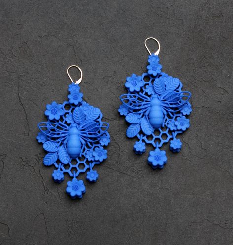 Statement blue earrings by MALINKO Design are not just stunning but also a sustainable must have this festive season! Visit www.malinkodesign.com #3dprintedjewelry #blue #earrings #statement #dolcegabbana #bee 3d Printing Ideas Earrings, 3d Printed Beads, 3d Printed Earring, 3d Printed Earrings Design, 3d Printer Earrings, 3d Printing Earrings, Cool Things To 3d Print, 3d Print Earrings, 3d Printed Stuff