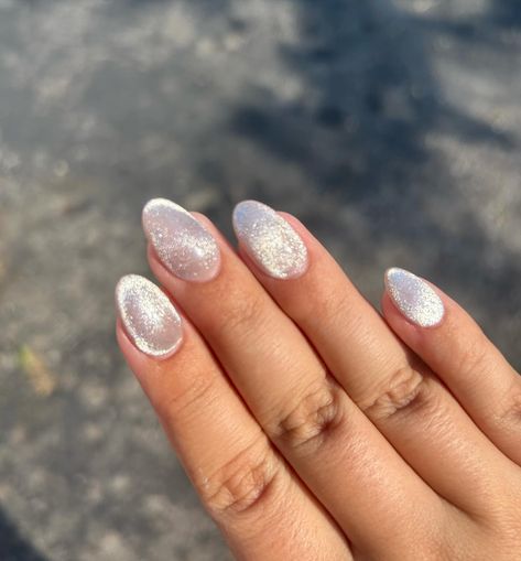 Cat eye/velvet nails will forever be one of my top favs! They’re subtle but so stunning when the light hits them 🤩🤩 Cat Eye Nails With Glitter, White Velvet Nails, White Cats Eye Nails, Cat Eye With Chrome Nails, Milky White Cat Eye Nails, White Cateye Nail, Natural Cat Eye Nails, Cat Eye White Nails, Cat Eye Nails White