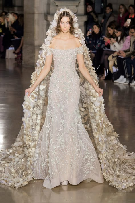 Georges Hobeika Spring 2017 Couture Look Gatsby, Haute Couture Wedding Dress, New Zealand Wedding, Couture Wedding Dresses, Haute Couture Gowns, Queenstown New Zealand, Couture Bridal Gowns, Collection Couture, Boda Mexicana