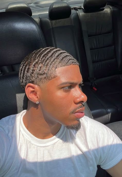 Low Cut Black Men, Black Men Waves Haircut, Haircut For Short Hair Men, Temp Fade Black Men, Waves Black Men, Black Men Hair Colour, 360 Waves Hair, Waves Hairstyle Men, Men Fade Haircut Short