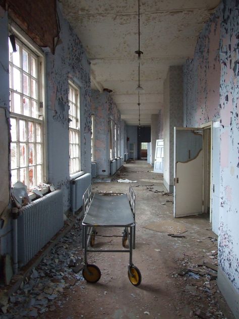 High Royds (West Riding Pauper Lunatic Asylum) opened in 1888, West Yorkshire St Mary’s Asylum built in 1910, Stanni... Haunted Asylums, Abandoned Prisons, Tattoos Celebrities, Real Haunted Houses, Lunatic Asylum, Mental Asylum, Abandoned Asylums, Abandoned Hospital, Psychiatric Hospital