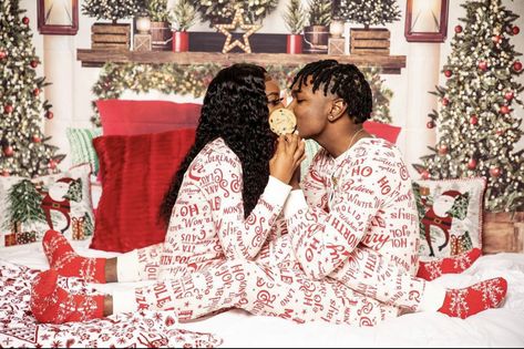 Matching Christmas Pajamas Couples, Christmas Fashion Photography, Black Celebrity Couples, Christmas Photos Outfits, Cute Christmas Pajamas, Christmas Couple Photos, Christmas Couple Pictures, Christmas Pictures Outfits, Christmas Poses