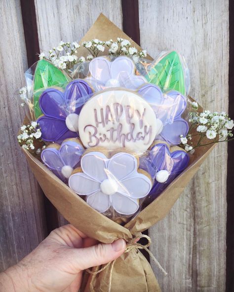 Sugar Cookie Flower Bouquet, Flower Bouquet Cookies, Flower Cookie Bouquet, Sugar Cookie Bouquet, Birthday Cookie Bouquet, Cookies Bouquet, Flower Cookies Bouquet, Mothers Day Desserts, Flower Cookie