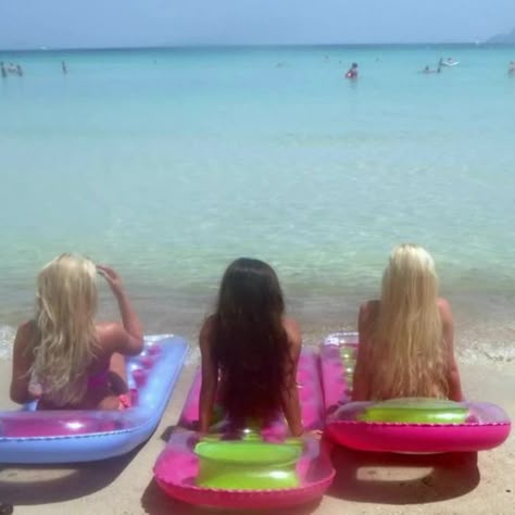 H2o Aesthetic, Tropical Core, 2000s Summer, H2o Just Add Water, Coconut Dream, Barbie Summer, Mermaid Core, Mermaid Aesthetic, Malibu Barbie