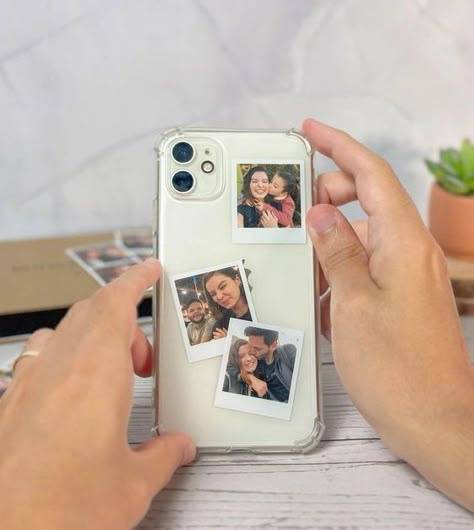 Polaroid Cover Iphone, Polaroid Phone Case Ideas, Polaroid Phone Cover, Phn Cover, Polaroid Cases, Happiness Box, Case Iphone Couple, Polaroid Diy, Clear Phone Case Design