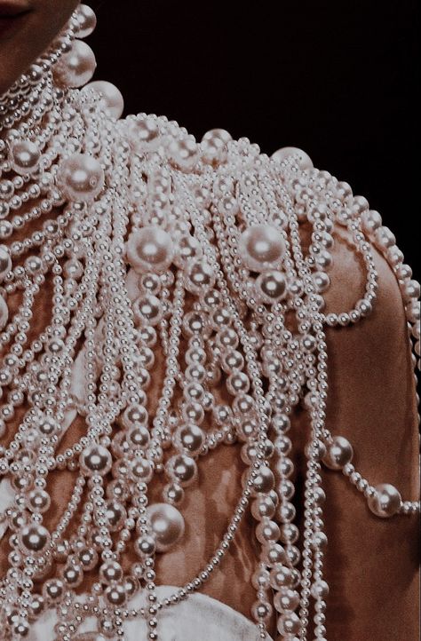 Dripping In Pearls, Queen Archetype Aesthetic Fashion, 1930 Aesthetic, Pearl Photoshoot, Pearl Clothes, Pearls Aesthetic, Pearl Outfit, Pearl Costume, Pearl Aesthetic