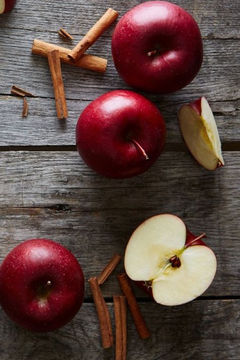 Apel Merah Aesthetic, Apple Tart Recipes, Easy Apple Salad, Trees For Small Spaces, Garden Fruit Trees, Apple Pictures, Apple Pie Filling Recipes, Apple Aesthetic, Apple Tart Recipe