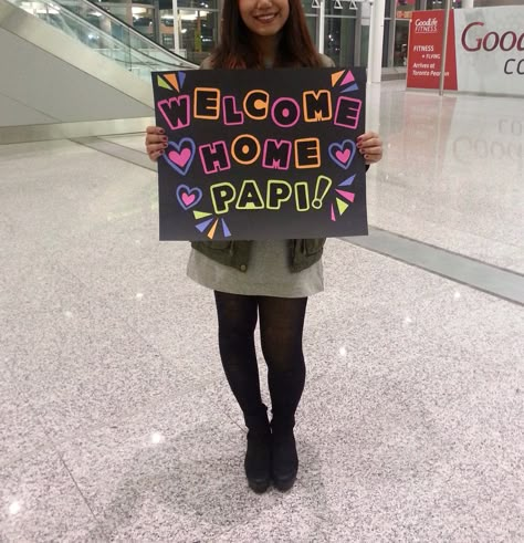 Welcome Back Home Poster, Welcome Home Signs Diy Poster Airport, Welcome Back Decorations Home, Welcome Back Surprise Ideas, Welcome Home Ideas For Family, Diy Welcome Home Signs, Welcome Home Sign Ideas, Welcome Home Signs Diy Poster, Welcome Home Poster Ideas Airport