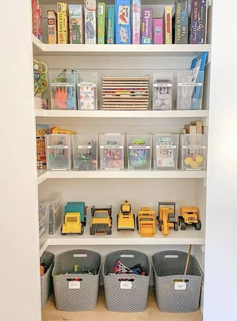 Toy Closet Organization, Creative Playroom, Toy Closet, Playroom Closet, Playroom Organization Ideas, Toy Room Organization, Kids Bedroom Organization, Basement Playroom, Kids Toy Organization