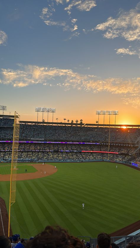 Dodgers Iphone Wallpaper, Dodger Stadium Wallpaper, Aesthetic Baseball Wallpaper, Baseball Stadium Aesthetic, La Dodgers Wallpapers Iphone, Baseball Aesthetic Wallpaper, Dodger Wallpaper, Mlb Aesthetic, Dodgers Wallpaper