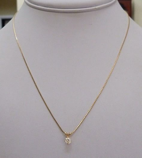 Gold Neck Chain, Chain With Pendant, Modern Gold Jewelry, Gold Jewelry Simple Necklace, Gold Mangalsutra Designs, Gold Chain Design, Gold Jewelry Stores, Gold Chain With Pendant, Mangalsutra Designs