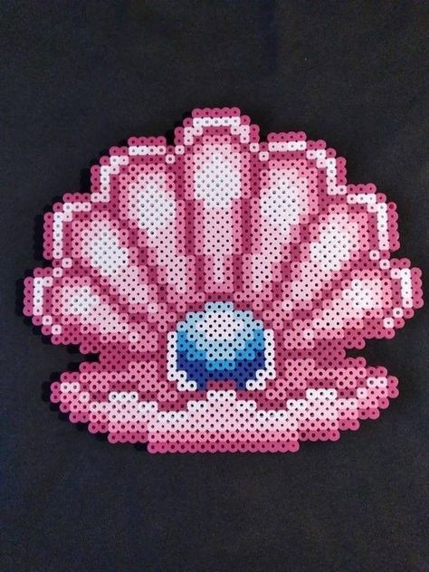 Perler Bead Big Patterns, Seashell Perler Bead Patterns, Sea Shell Perler Bead Pattern, Mermaid Perler Bead Pattern, Jellyfish Perler Bead Patterns, Barbie Perler Beads, Perleplader Ideas, Melty Bead Designs, Modele Pixel Art