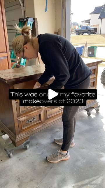 Revisiting one of my favorite makeovers from 2023 with a step by step on how to achieve the same look & be sure to save and share for fut... | Instagram Office Furniture Makeover, Diy Furniture Upholstery, Diy Furniture Flip, Furniture Remodeling, Refinishing Furniture Diy, Transforming Furniture, Upcycled Furniture Diy, Furniture Flips, Refinishing Cabinets