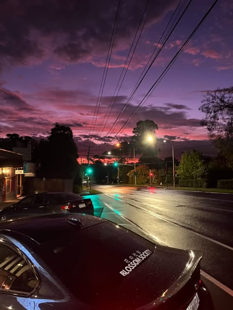 purple sunset and bmw 😜 Street Astethic, Sunset Skys, Sunset 4k, Nights Aesthetic, Pfp Tiktok, Paris Vacation, Purple Sunset, Scenery Photography, Sky Pictures