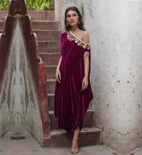 Glam Velvet Outfits For Brides Other Than Lehengas! Velvet Outfits, Misha Lakhani, Mehendi Outfits, Velvet Dress Designs, Velvet Clothes, Designer Party Wear Dresses, Stylish Party Dresses, Party Wear Indian Dresses, Dress Indian Style