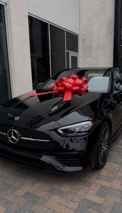 Black Mercedes, Tmax Yamaha, Vision Board Pics, مر�سيدس بنز, Dream Cars Mercedes, Vision Board Pictures, Mercedes Car, Luxury Lifestyle Dreams, Benz Car