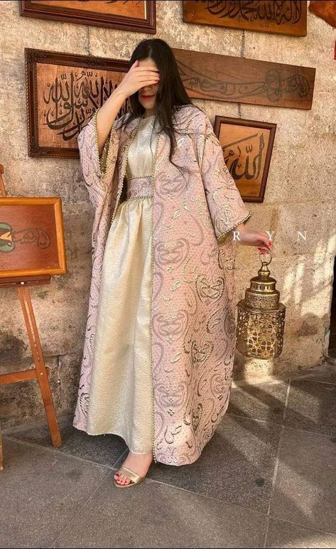 Pakistani Fancy Dresses, Beautiful Pakistani Dresses, Mode Abaya, Fancy Dresses Long, Modest Dresses Casual, Simple Pakistani Dresses, Abaya Designs, Designer Dresses Casual, Quick Outfits